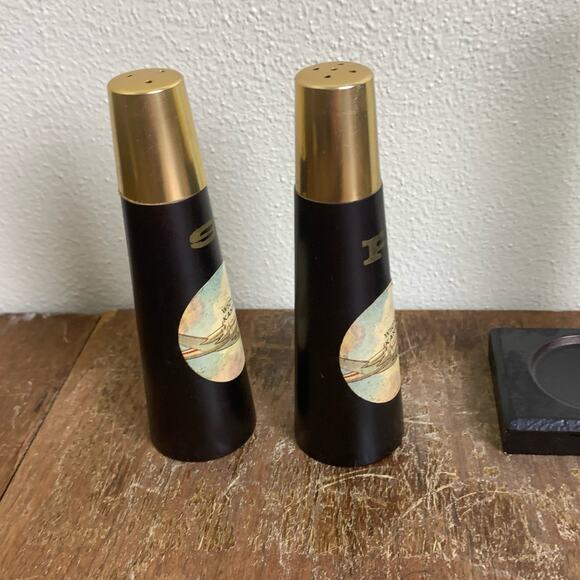 Mid Century Modern 3 PC Black Gold Wichita Kansas Salt Pepper Shakers Souvenir - Picture 7 of 8